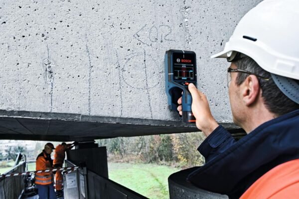 Bosch D-TECT200C Wall and Floor Scanner Review Unveiling Radar Precision and Leak Detection Bosch D-TECT200C Wall and Floor Scanner Review Unveiling Radar Precision and Leak Detection